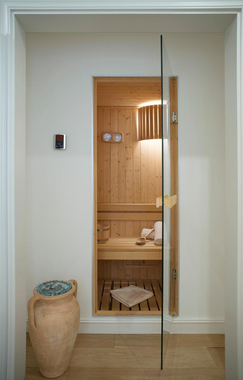 Suite with Sauna,1356735077:JPEG