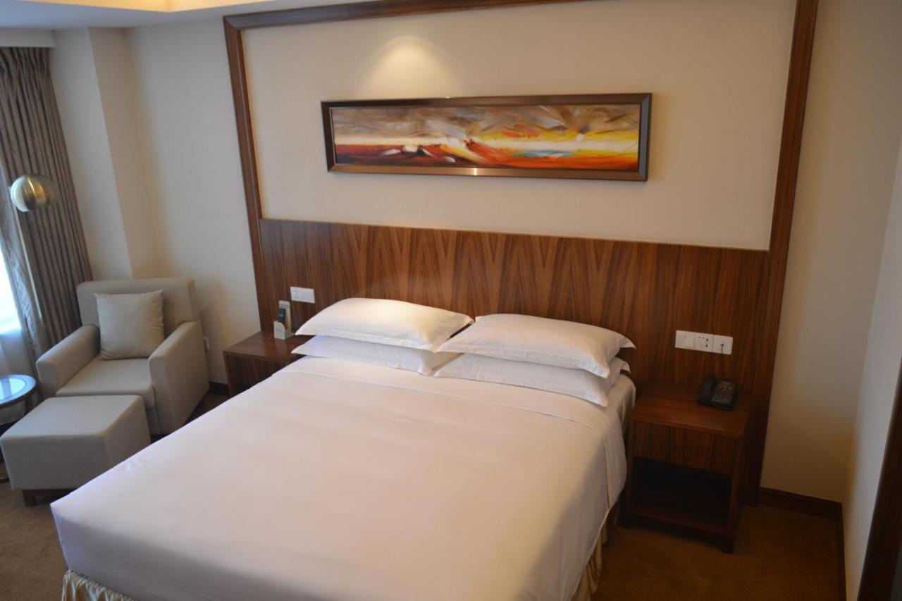 Deluxe Double Room Bath