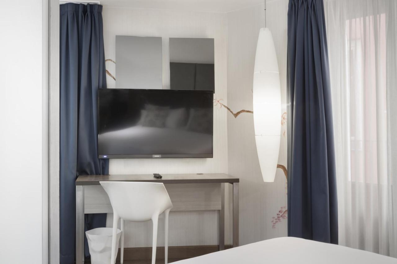 Superior Double Room with Balcony
