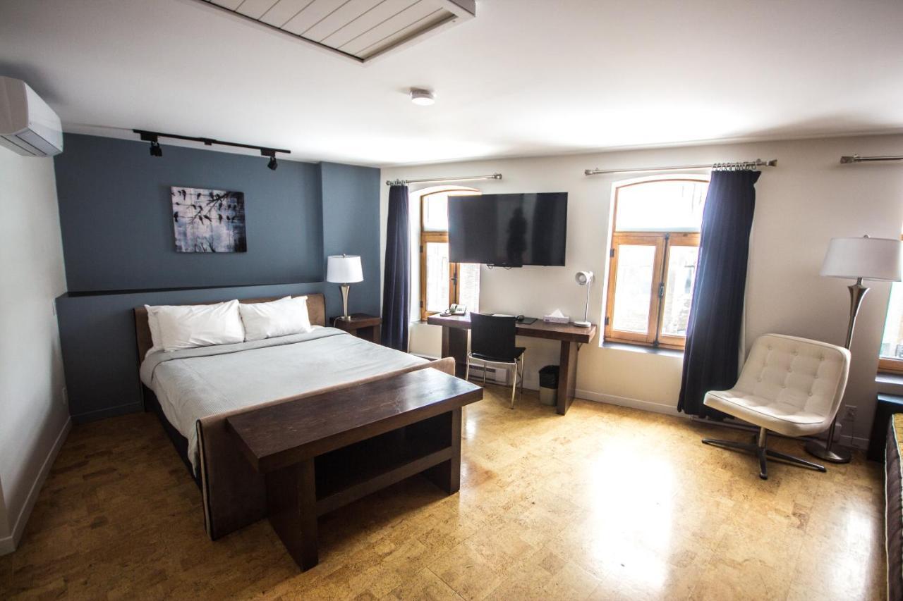 Standard Queen Room