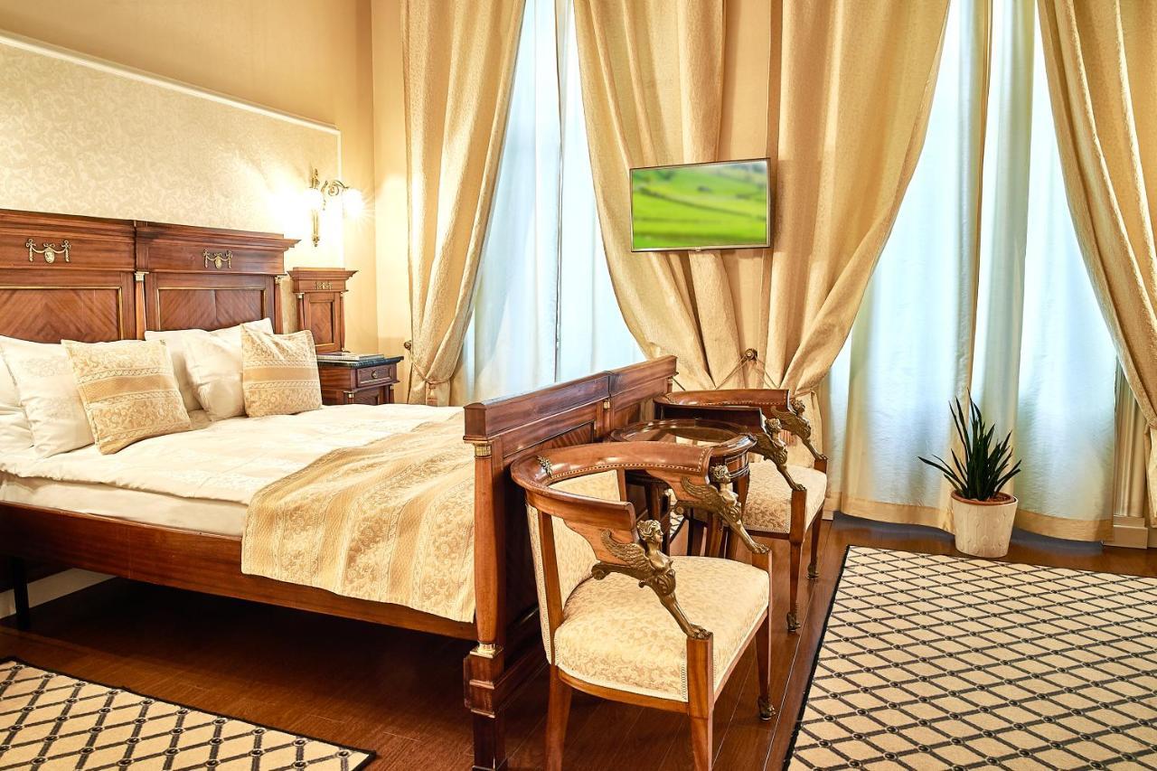 Senior Suite Double,776268901:JPEG