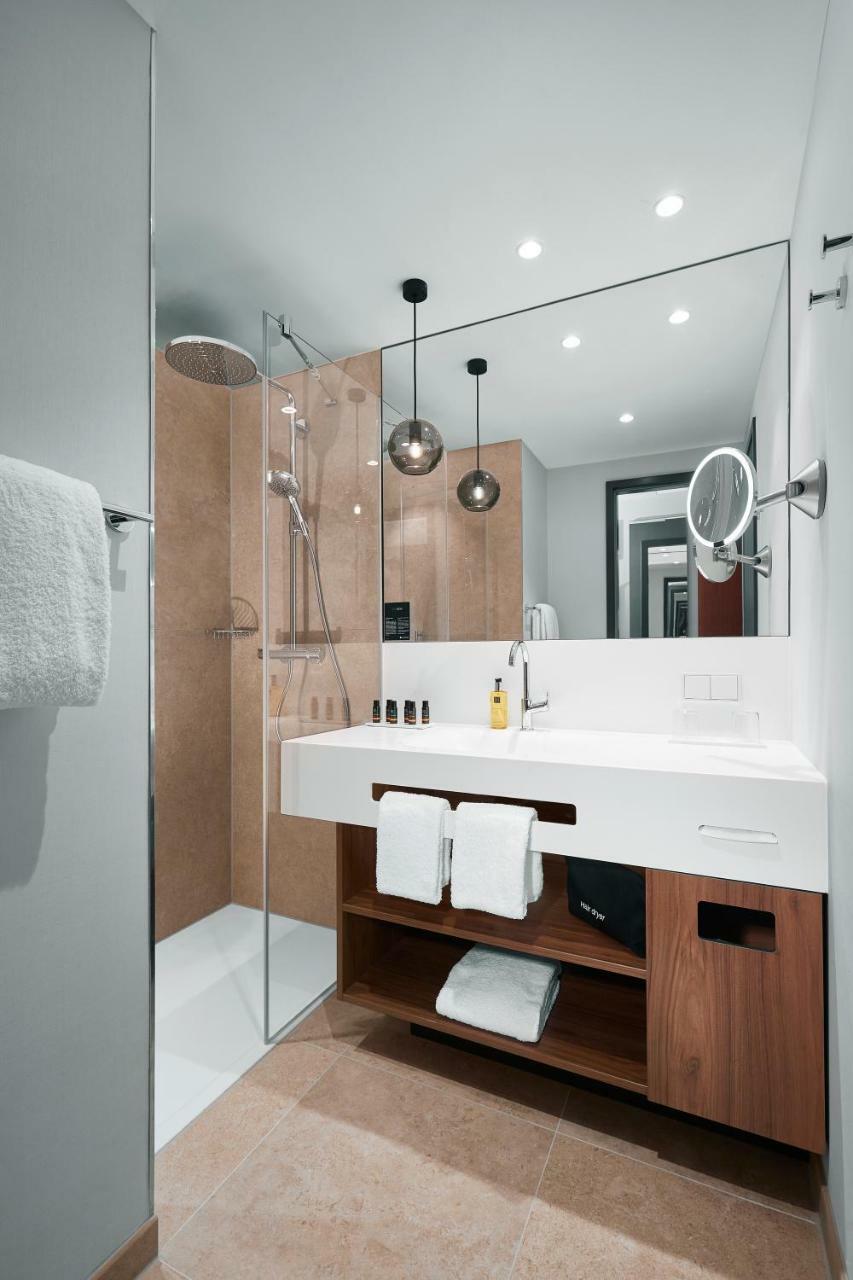 Superior King Room,779409519:JPEG