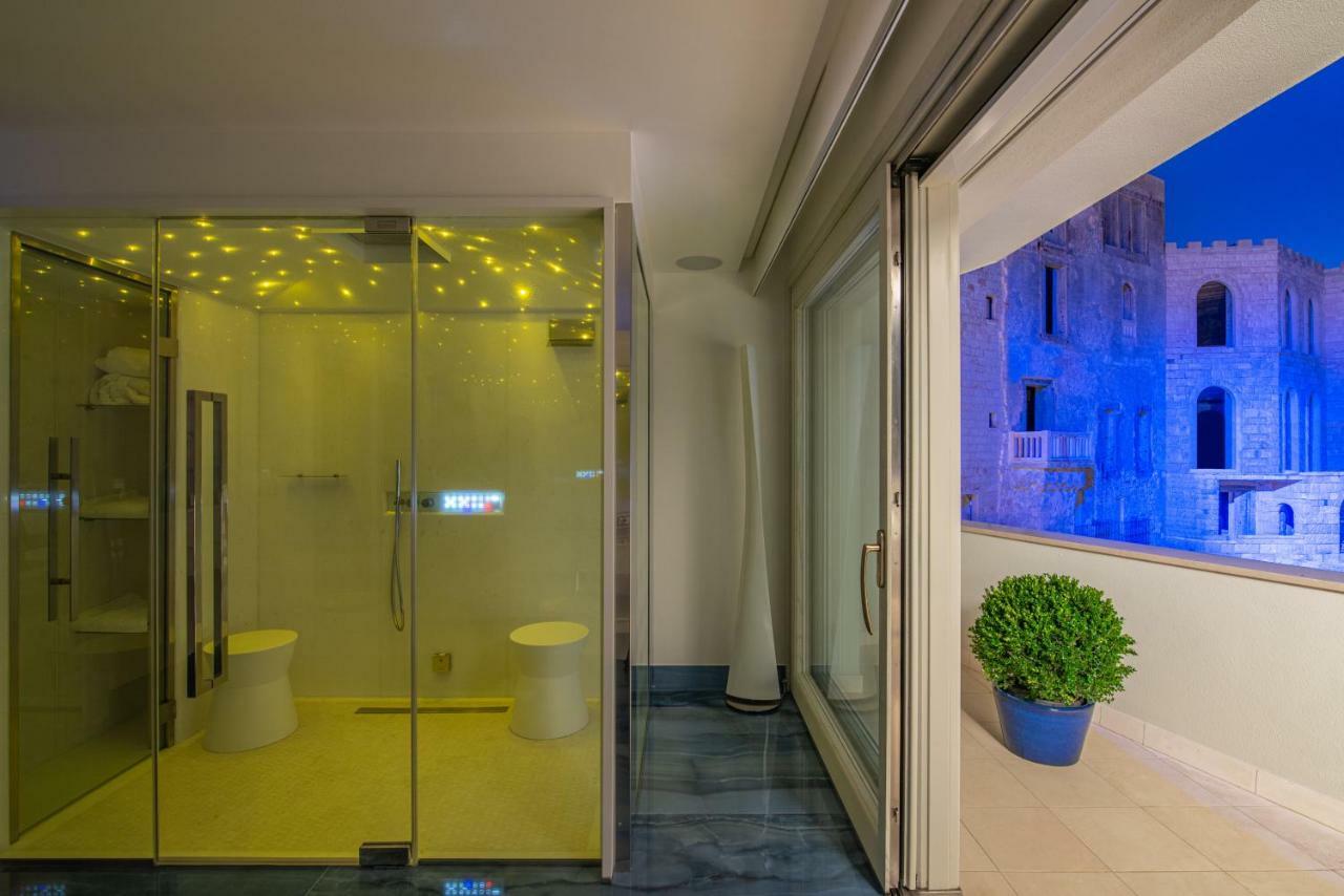 Suite 251 Sea View