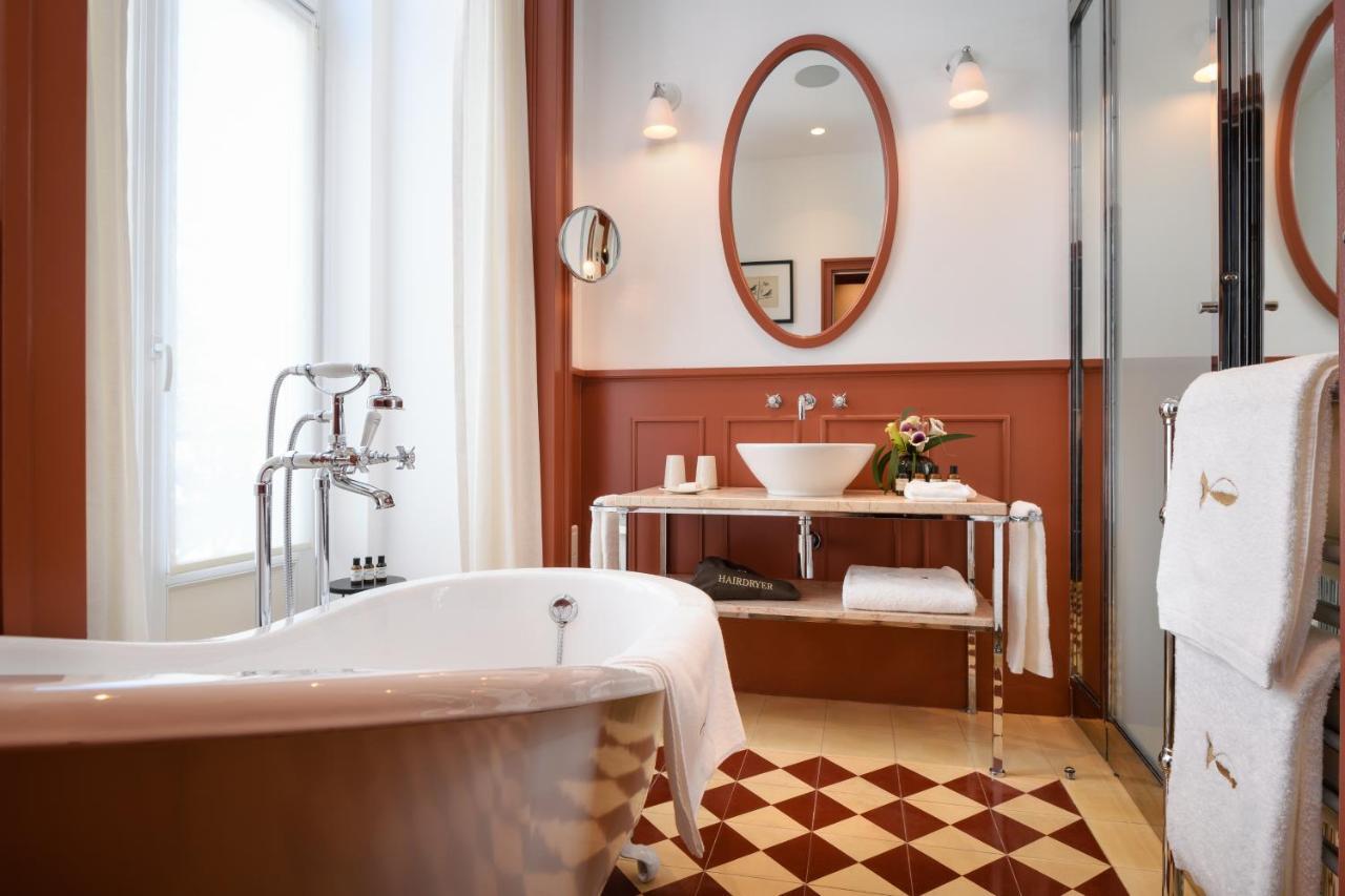 Prestige Double Room Partial Square View