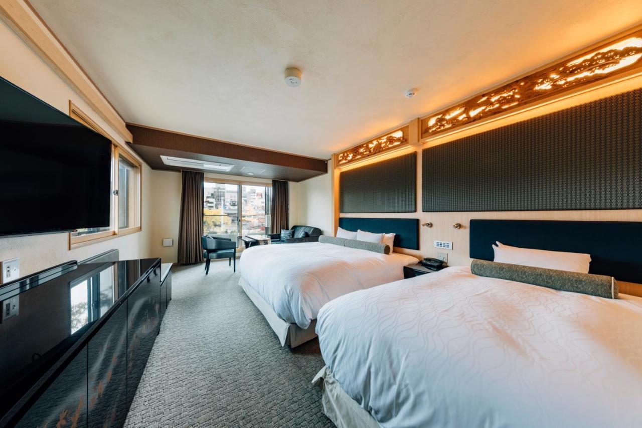 Corner Premium Twin Room River View