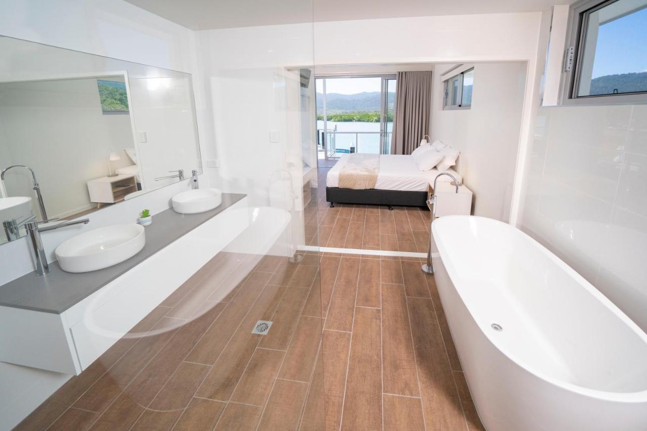 One Bedroom Harbour View
