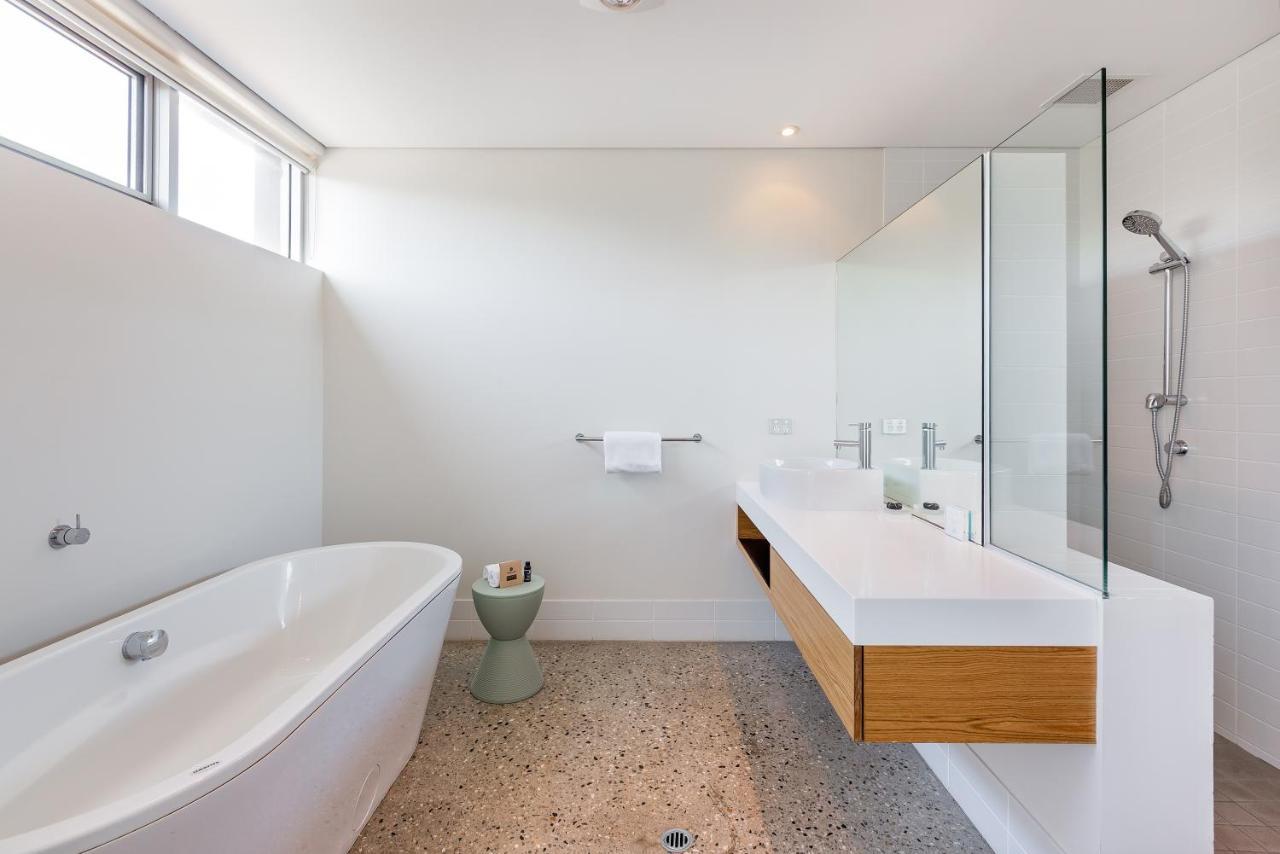 One-Bedroom Luxury Apartment