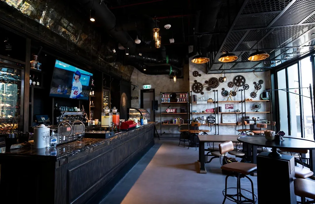 Taj Jumeirah Lakes Towers-1