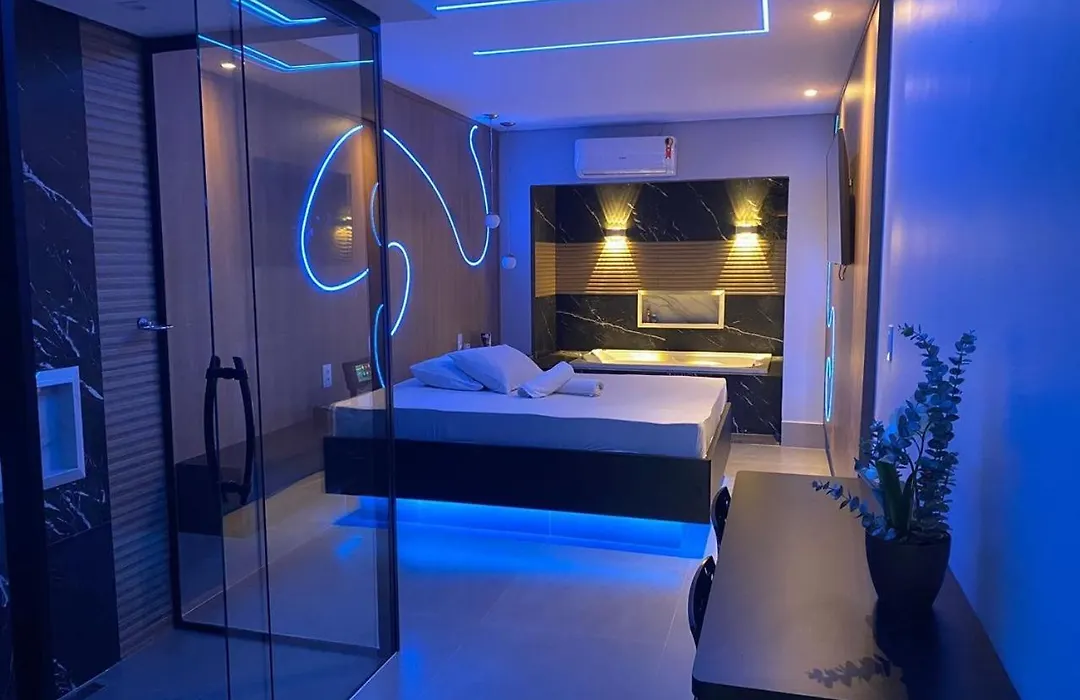 Up Motel-1