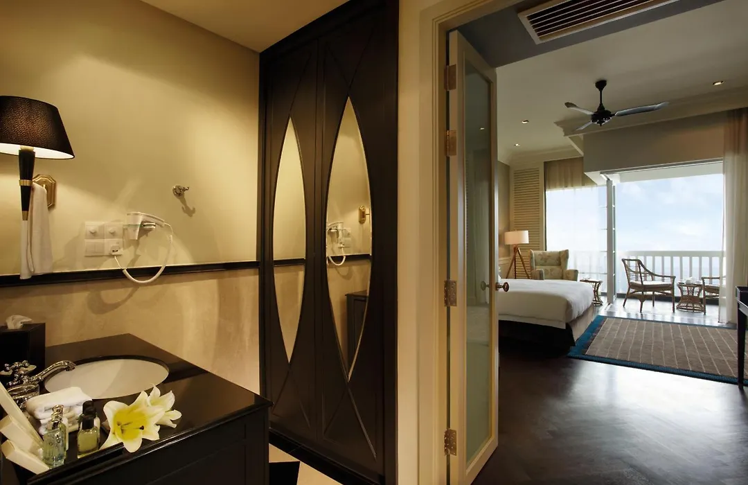 Eastern & Oriental Hotel-1