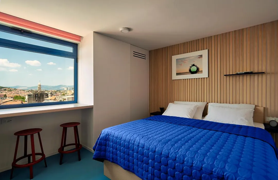 Horizon Luxury Suites & Design Rooms-1