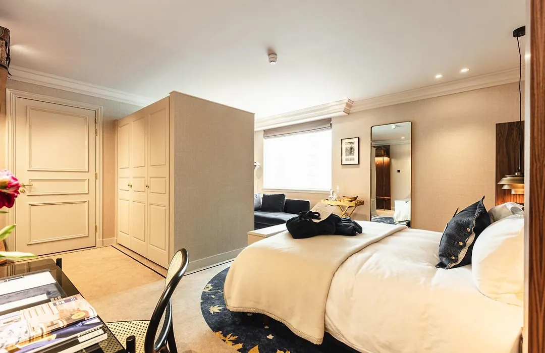 Hotel 717-1
