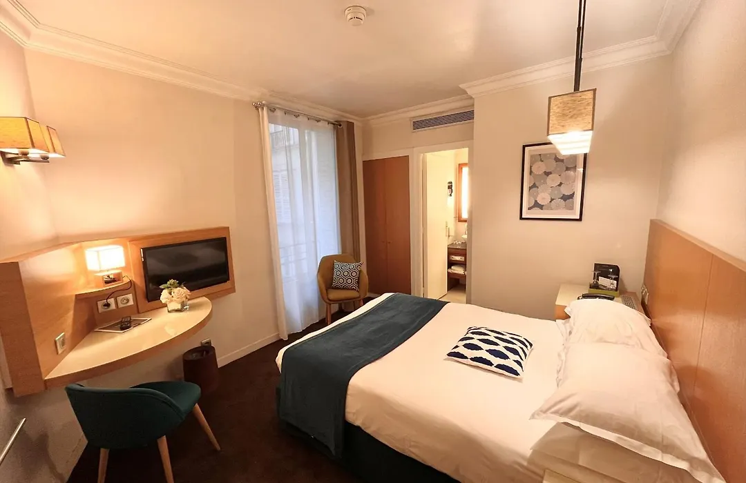 Westside Arc de Triomphe Hotel-1