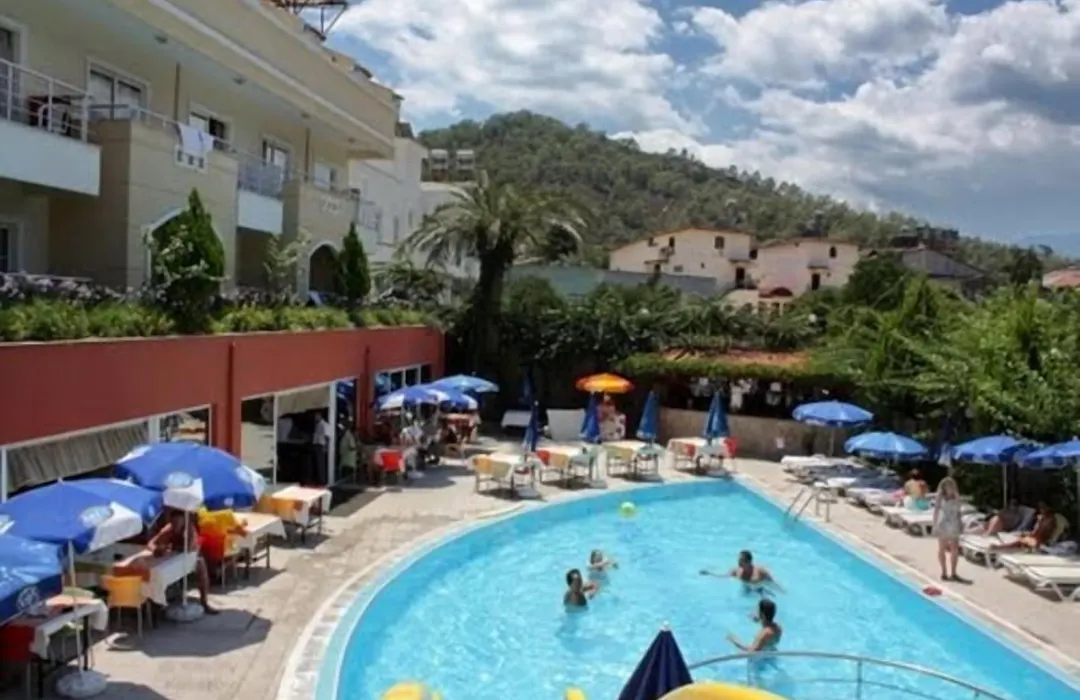 Rich Melissa Hotel-1