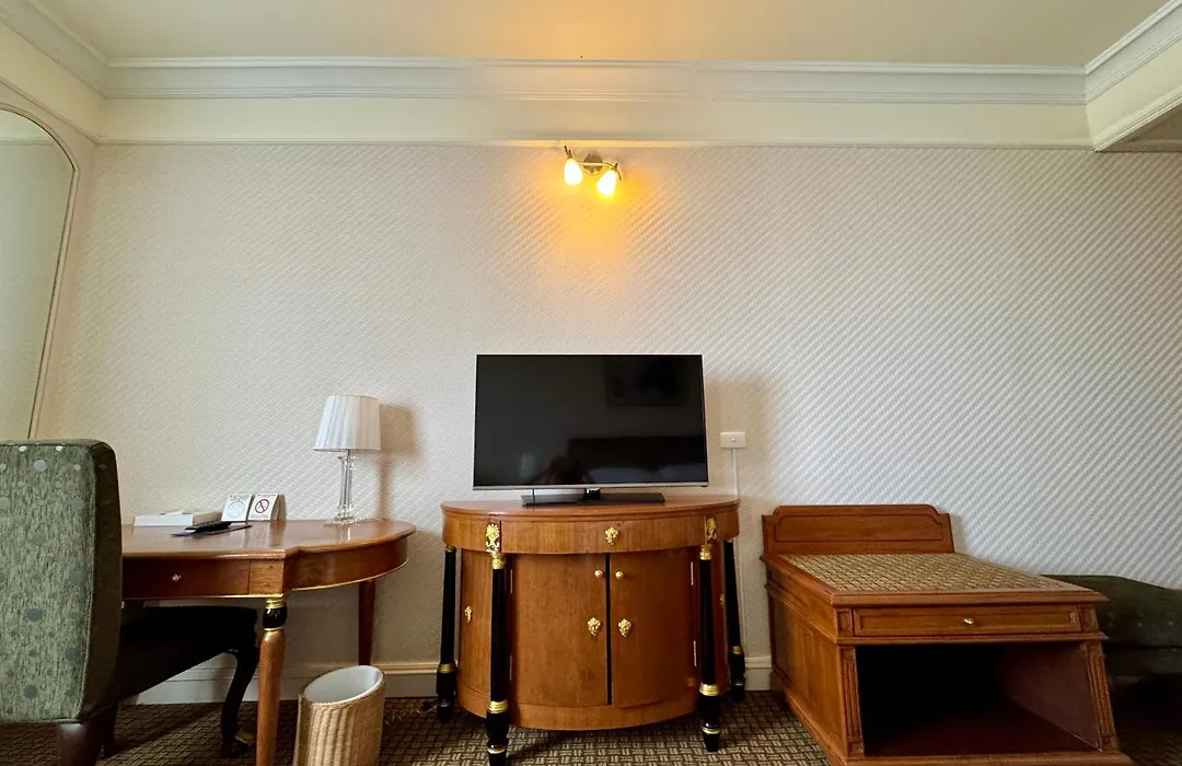 Royal Benja Hotel - Big Rooms, Family Friendly-1