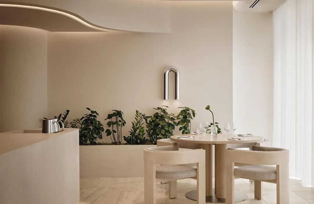 Vogue Hotel Montreal Downtown, Curio Collection By Hilton-1