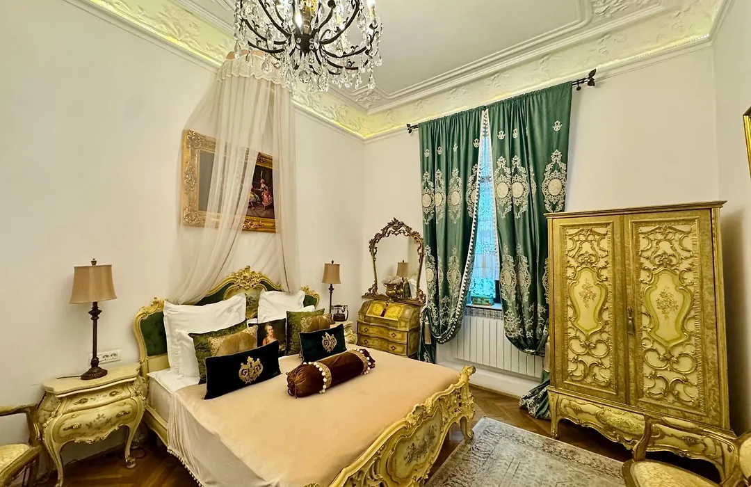 Conacul Coroanei Luxury Boutique Hotel-1