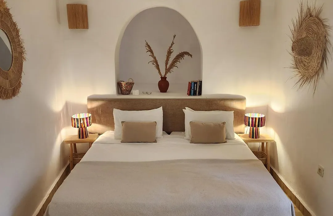 Riad Amira-1