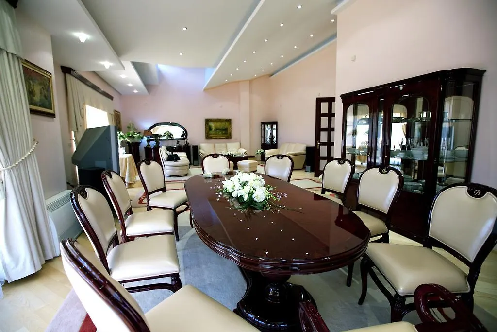 Hotel Bevanda-1