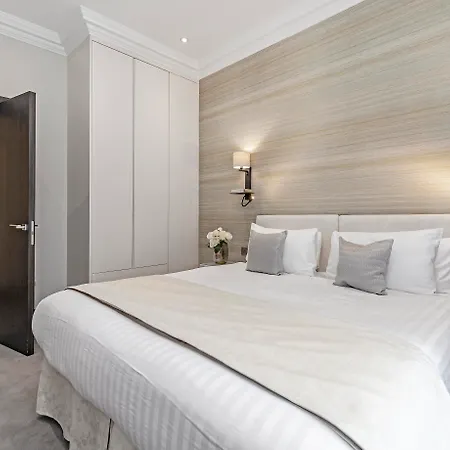 130 Queen'S Gate Apartments-3