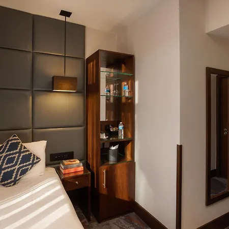 Montcalm Chilworth Townhouse-3
