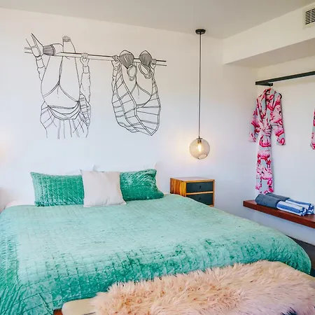 The Pink Hotel Coolangatta-3