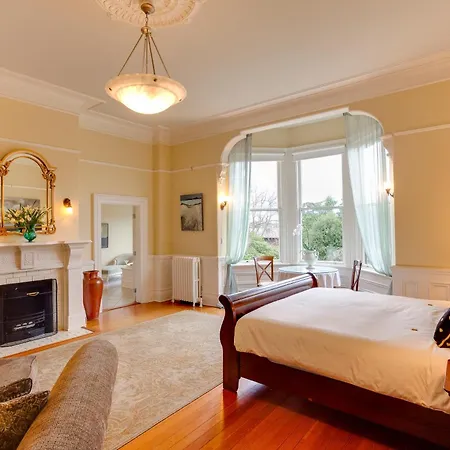 Fairholme Manor Inn-3