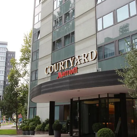 Courtyard By Marriott Duesseldorf Seestern-3