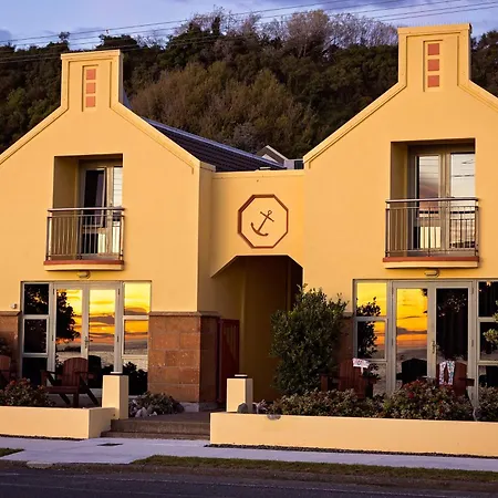 The Anchor Inn Beachfront Motel-3