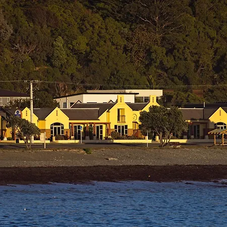 The Anchor Inn Beachfront Motel-2