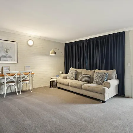 549 Apartments-3