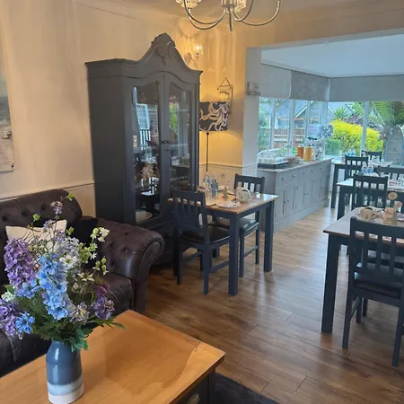 Downsfield Bed And Breakfast-2