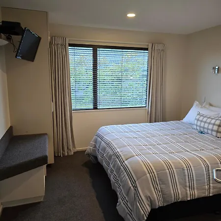 Cedar Grove Motor Lodge-3