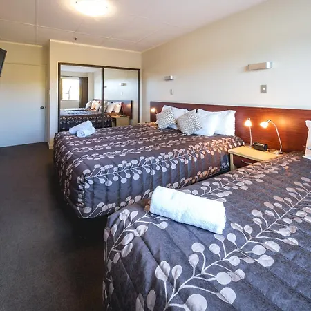 Lomond Lodge Motel & Apartments-3