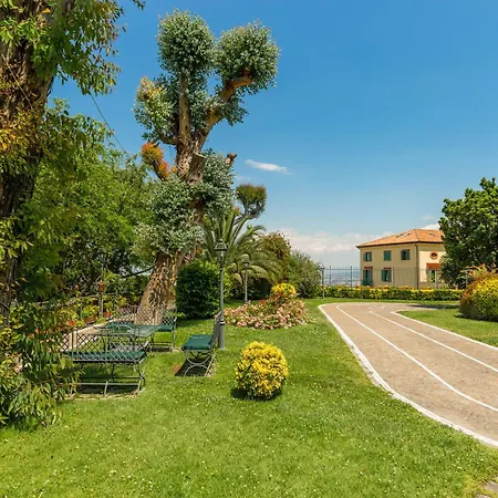 Culture Hotel Villa Capodimonte-3