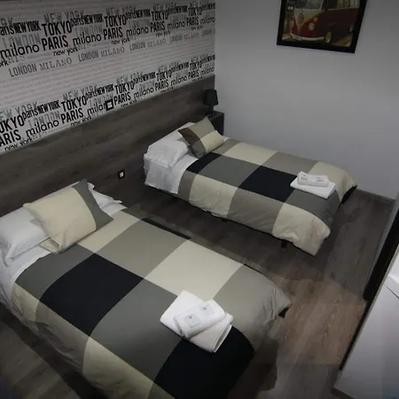 Hostal Mh Fuencarral-2