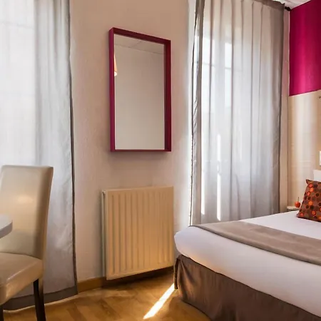 Hotel Edmond Rostand-2