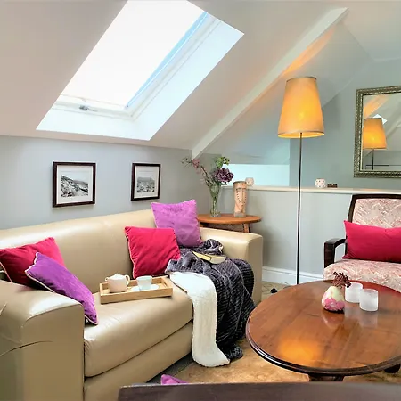 Abbey Manor Luxury Guesthouse-3