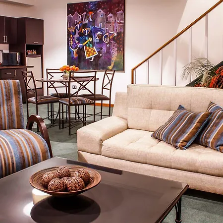 El Polo Hotel & Suites-2