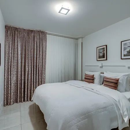 Black Pearl Apartment Hotel-3