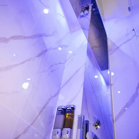 Stella Mia Luxury Rooms-2