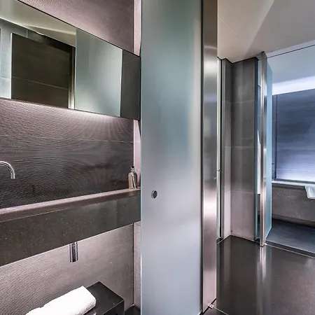 Grosvenor House Suites-2