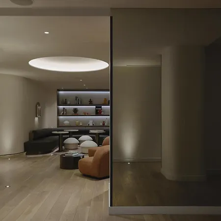 Vogue Hotel Montreal Downtown, Curio Collection By Hilton-3