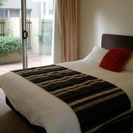 Lj Hooker Manuka Prestige Accommodation-3