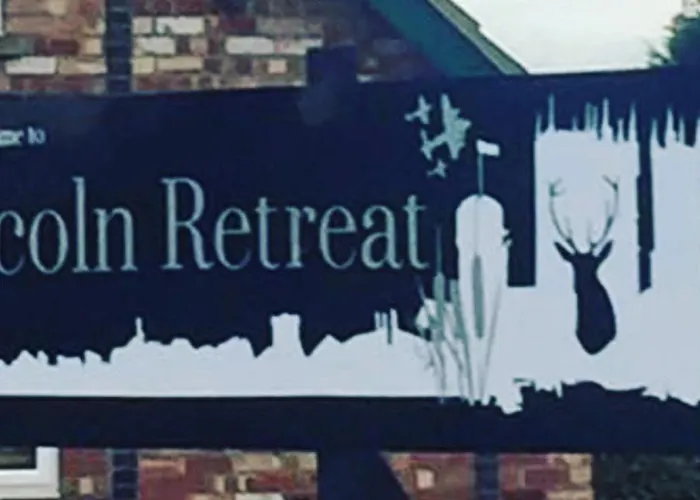 Holiday Retreat Lodge With Private Hot Tub