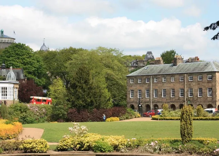 No 6 The Square Tearooms & Accommodation