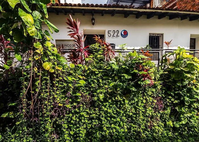 Capital O Hotel 522