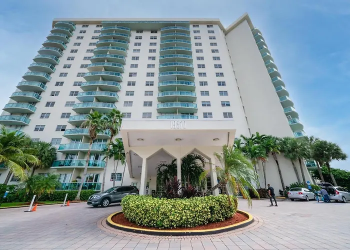 Hotels with tennis Sunny Isles Ocean Reserve Condo Apartments