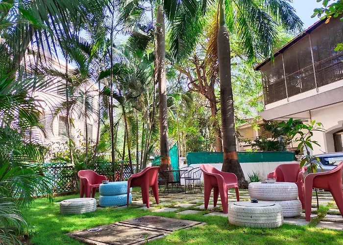 The Hostels Lifespace- Tailor Made For Working Professionals- Luxurious Twin Bungalow With Cowork- Only 3 And 4 Share Rooms