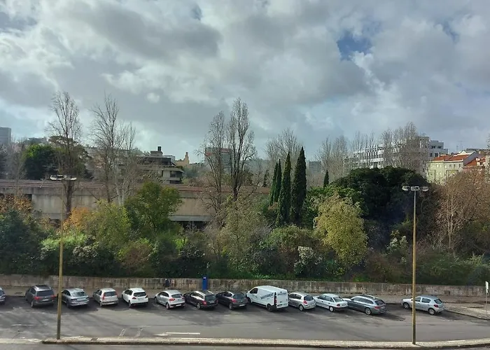 Hotel near College: Green View Home